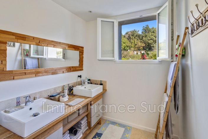 Image No.13-Maison de 7 chambres à vendre à La Garde-Freinet