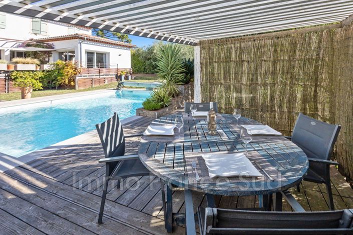 Image No.17-7 Bed House for sale