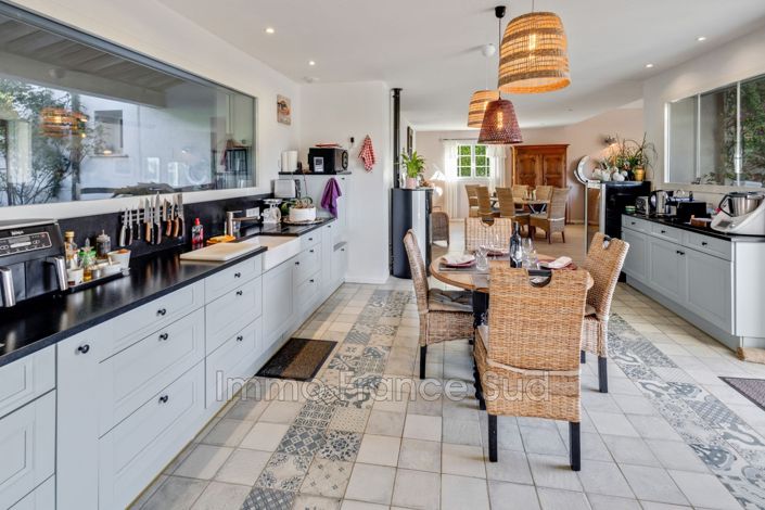 Image No.5-Maison de 7 chambres à vendre à La Garde-Freinet