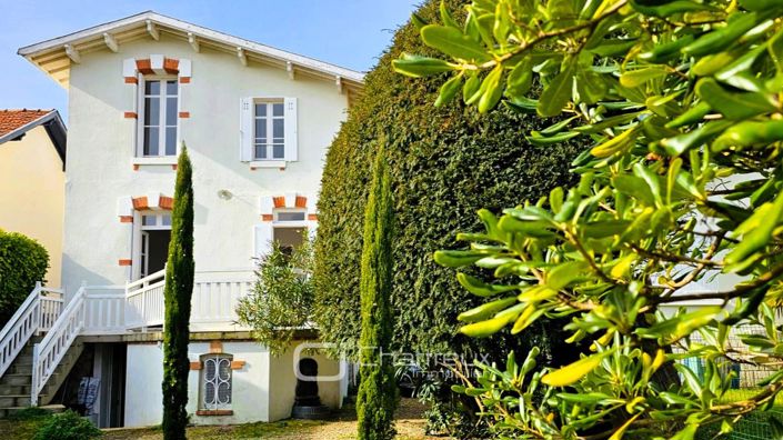 Image No.1-2 Bed House for sale