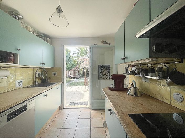 Image No.4-4 Bed House for sale