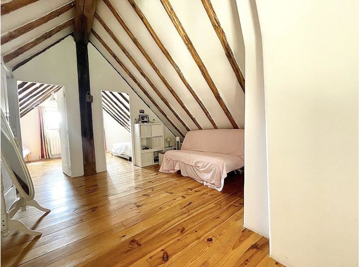 Image No.8-4 Bed House for sale