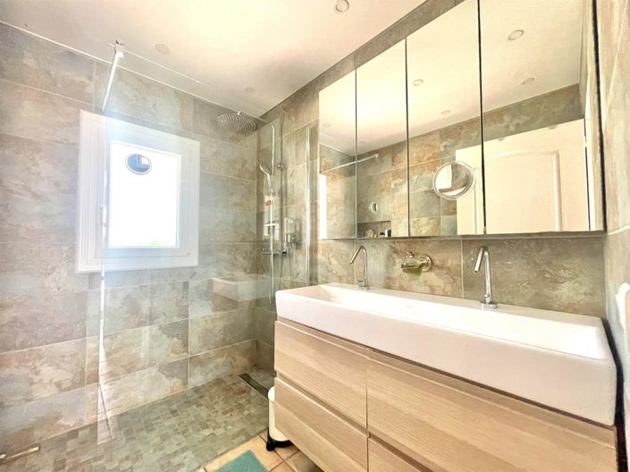 Image No.9-4 Bed House for sale