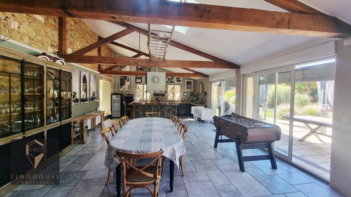 Image No.6-5 Bed House for sale