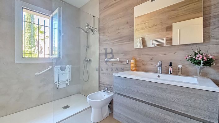 Image No.11-Maison de 4 chambres à vendre à Fréjus