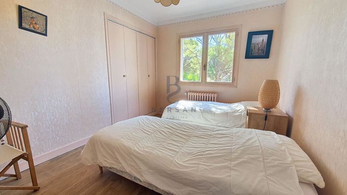 Image No.10-5 Bed House for sale