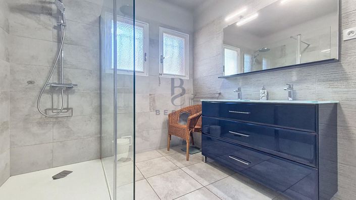 Image No.12-5 Bed House for sale