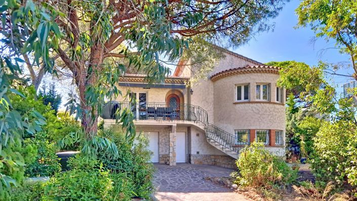 Image No.2-Maison de 5 chambres à vendre à Saint-Raphael