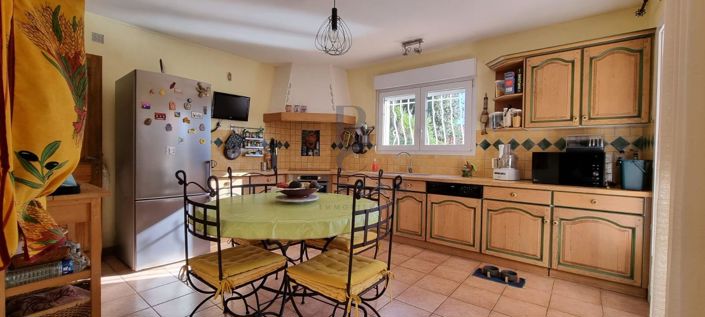 Image No.10-3 Bed Property for sale