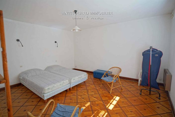 Image No.42-5 Bed House for sale