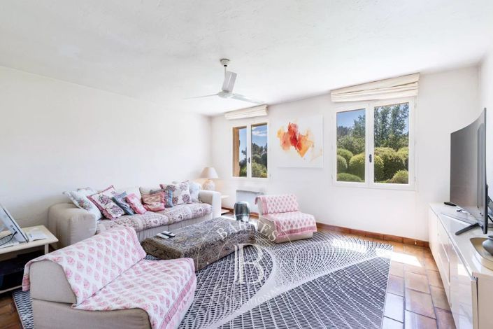 Image No.12-4 Bed House for sale