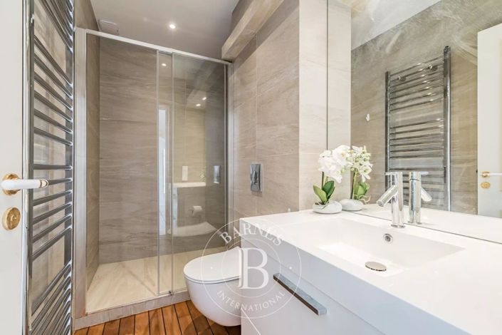 Image No.12-6 Bed House for sale