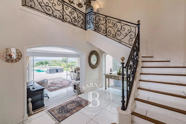 Image No.13-6 Bed House for sale