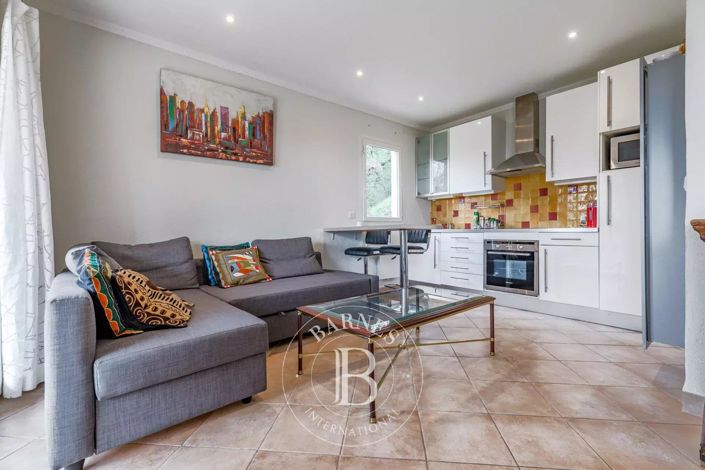 Image No.23-6 Bed House for sale