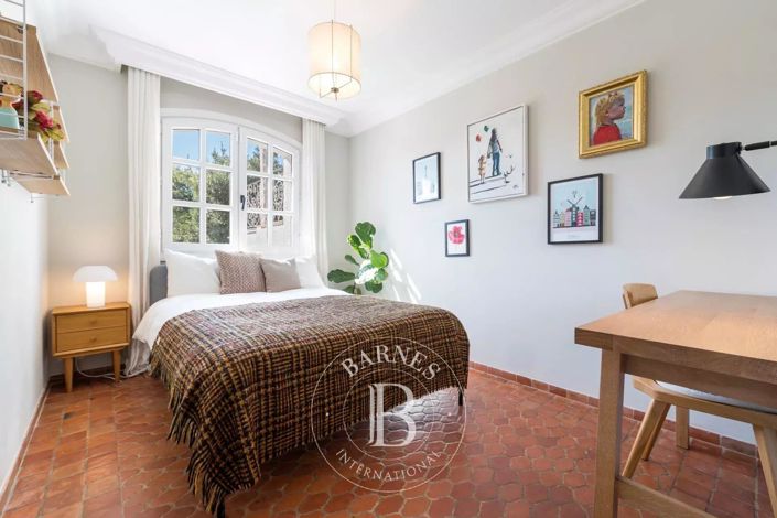 Image No.17-4 Bed House for sale