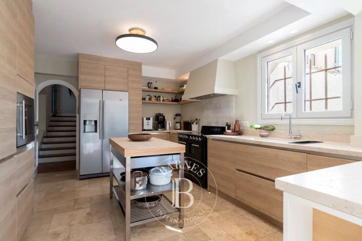 Image No.7-4 Bed House for sale