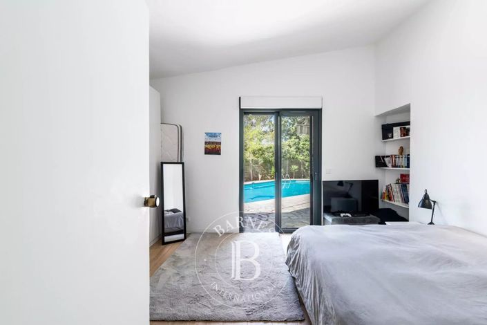 Image No.14-4 Bed House for sale