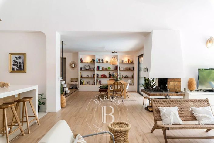 Image No.4-4 Bed House for sale