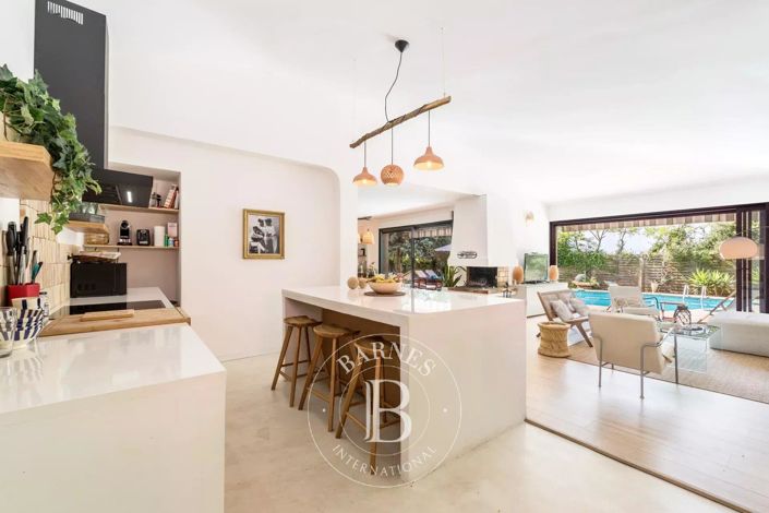 Image No.7-4 Bed House for sale