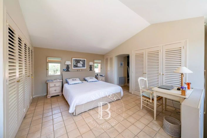 Image No.13-7 Bed House for sale