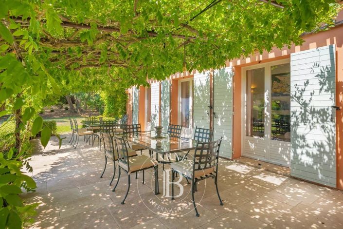 Image No.6-7 Bed House for sale