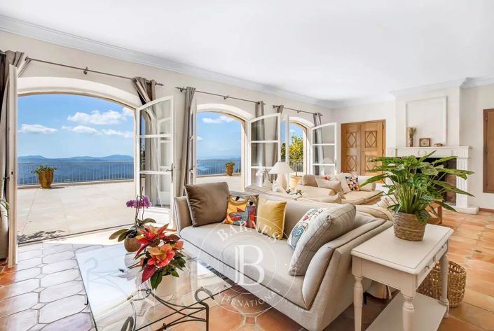 Image No.9-7 Bed House for sale