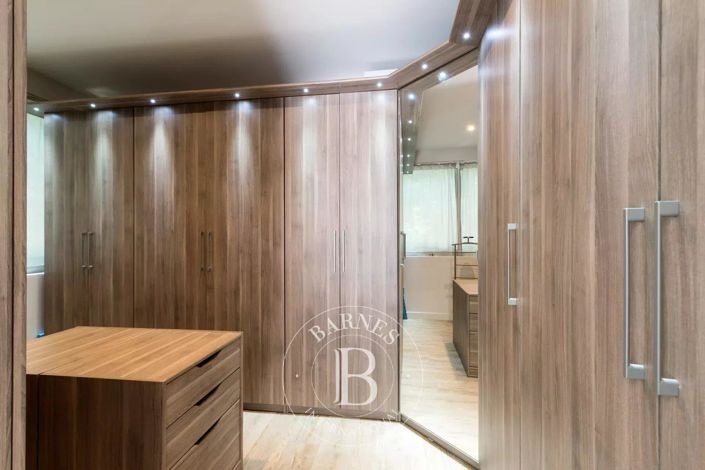 Image No.13-6 Bed House for sale