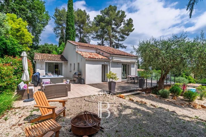 Image No.3-6 Bed House for sale