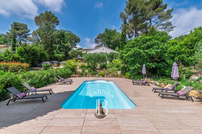 Image No.4-6 Bed House for sale