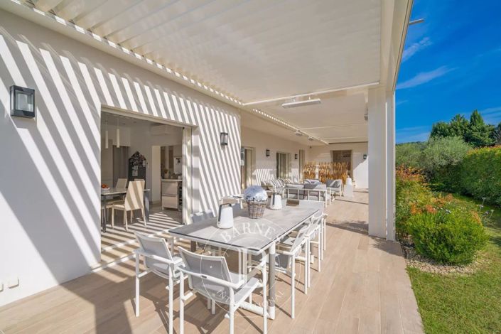 Image No.25-4 Bed House for sale