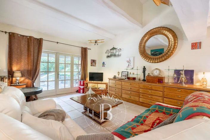 Image No.18-3 Bed House for sale