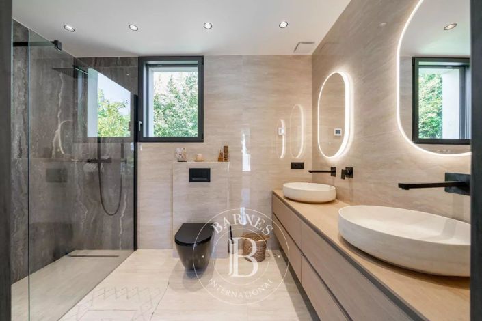 Image No.17-3 Bed House for sale