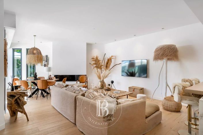 Image No.3-3 Bed House for sale