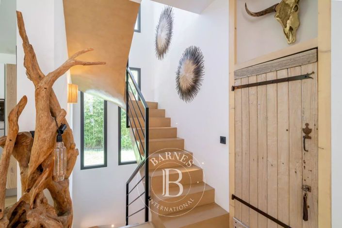 Image No.9-3 Bed House for sale