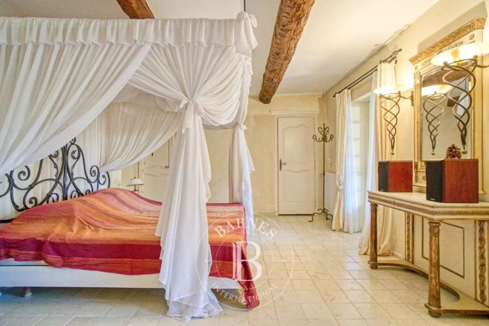 Image No.16-10 Bed House for sale