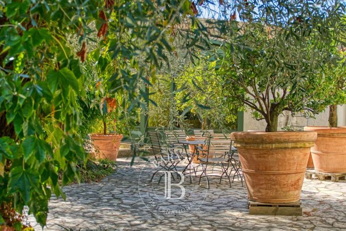 Image No.20-10 Bed House for sale