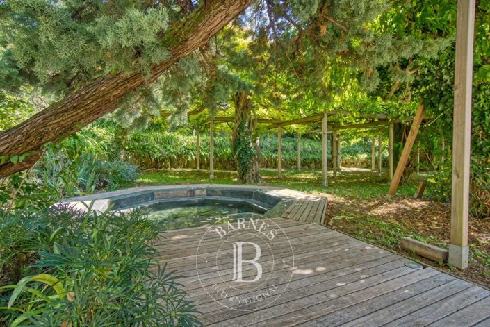 Image No.22-10 Bed House for sale