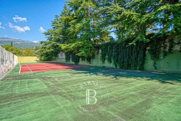 Image No.23-10 Bed House for sale