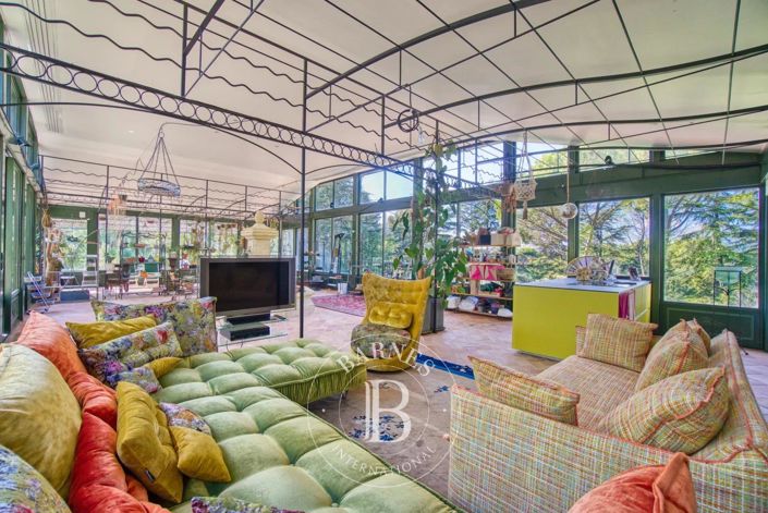 Image No.3-10 Bed House for sale