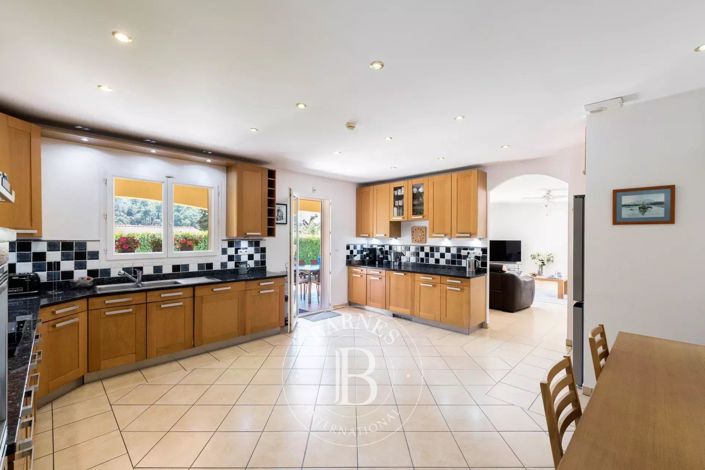 Image No.7-Maison de 4 chambres à vendre à Valbonne