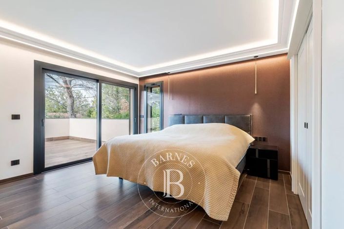 Image No.10-4 Bed House for sale