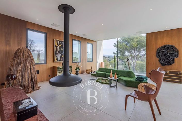 Image No.15-6 Bed House for sale