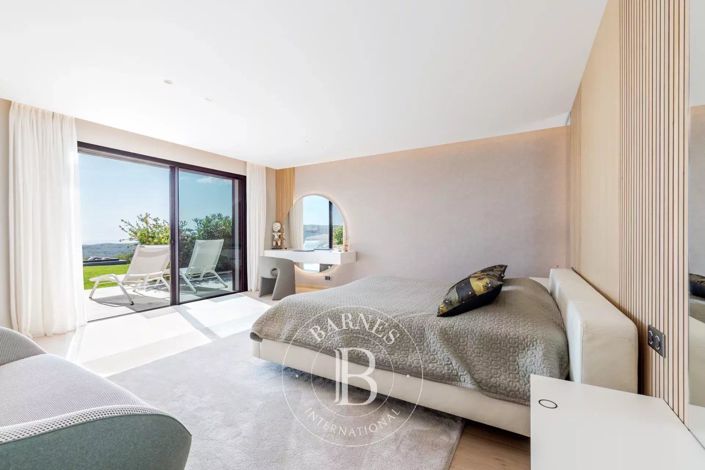 Image No.15-5 Bed House for sale