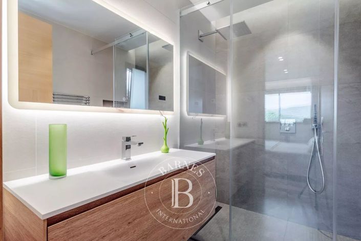 Image No.25-5 Bed House for sale