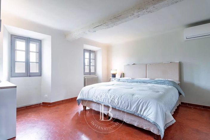 Image No.15-5 Bed House for sale