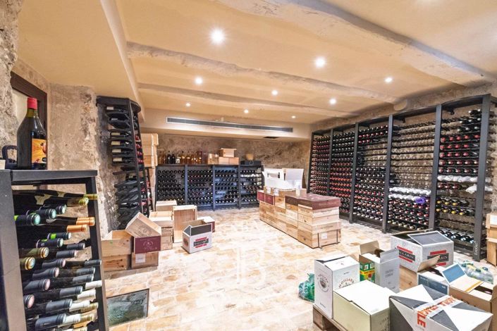 Image No.20-5 Bed House for sale