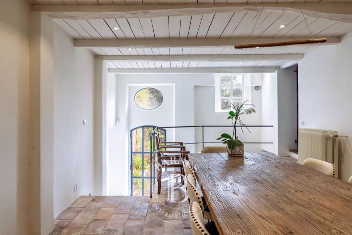 Image No.5-5 Bed House for sale