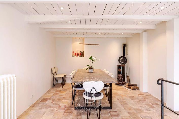 Image No.6-5 Bed House for sale