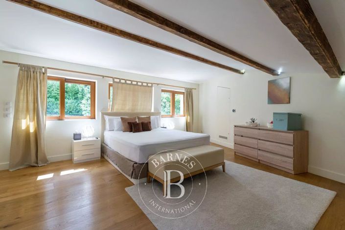 Image No.10-7 Bed House for sale