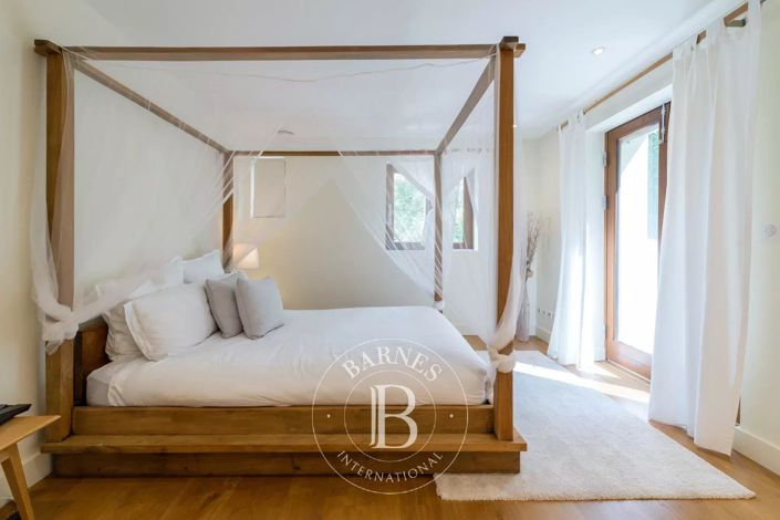 Image No.15-7 Bed House for sale